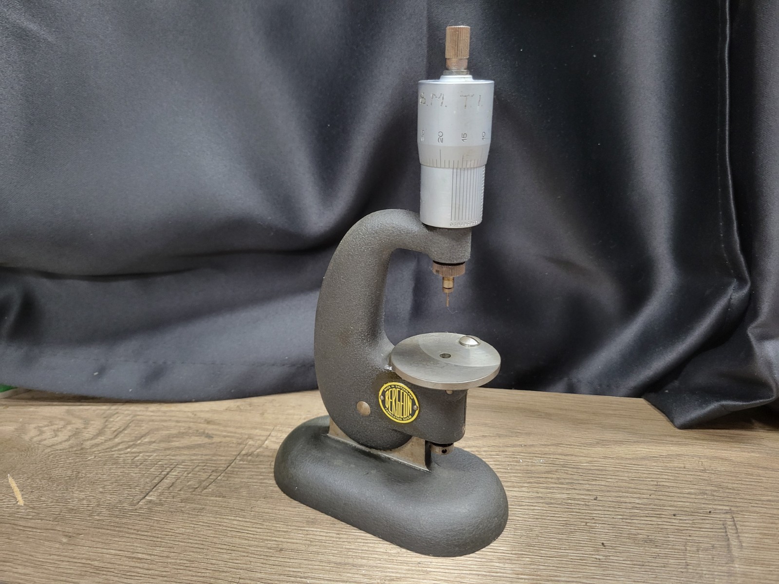 BERGEON SWISS MADE VERTICAL MICROMETER
