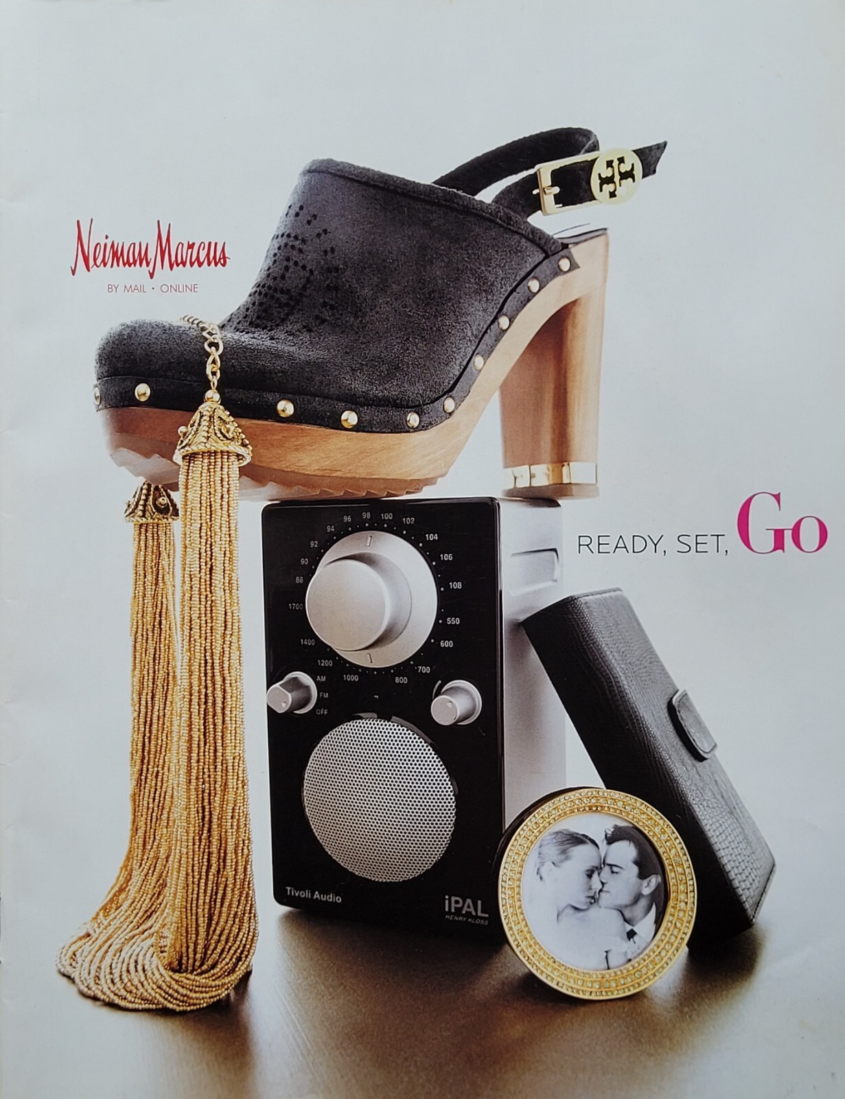 Holiday 2010 NEIMAN MARCUS Women's Fashion Accessories & Gift Catalog