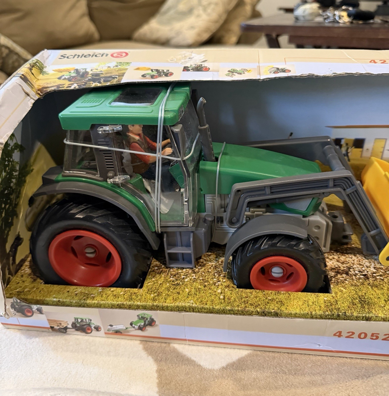 Schleich 42052 Tractor Buldog with Driver Tractor with Driver NEW+OP