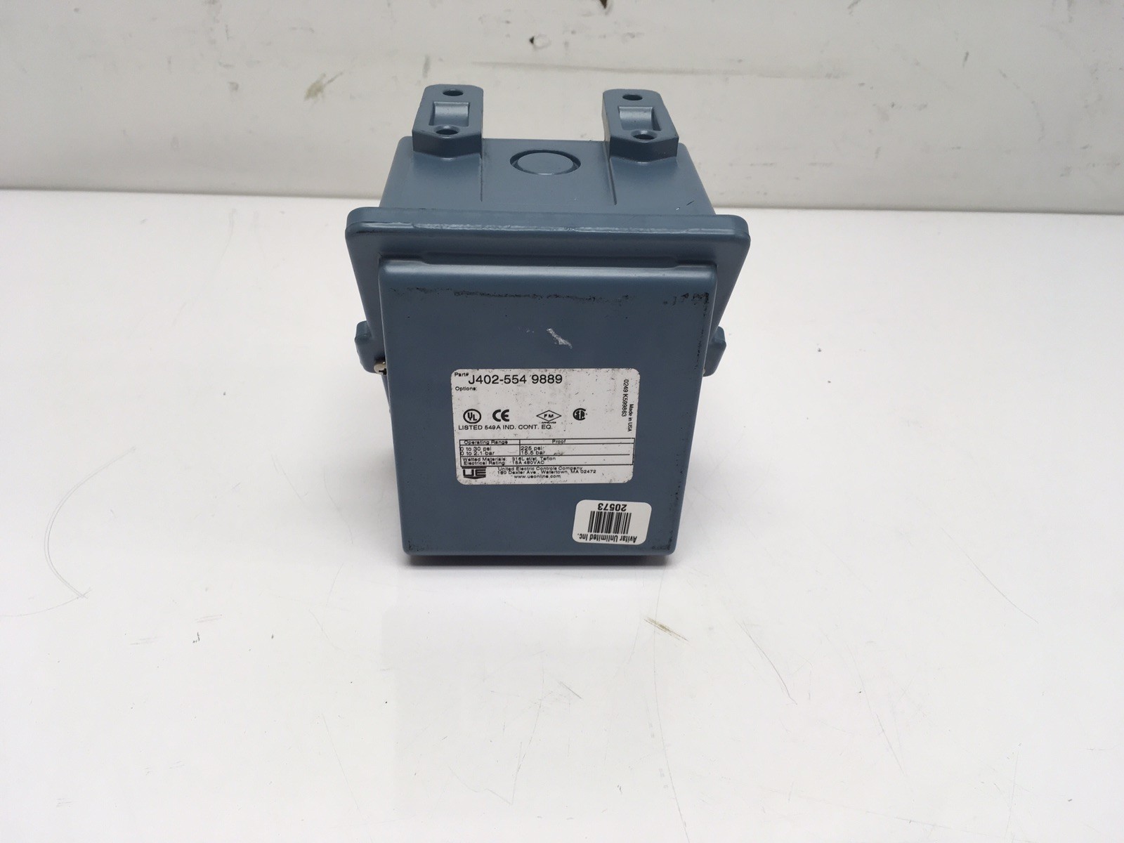NEW United Electric Controls J402-554-9889 Pressure Switch 15A 480VAC 0-30PSI