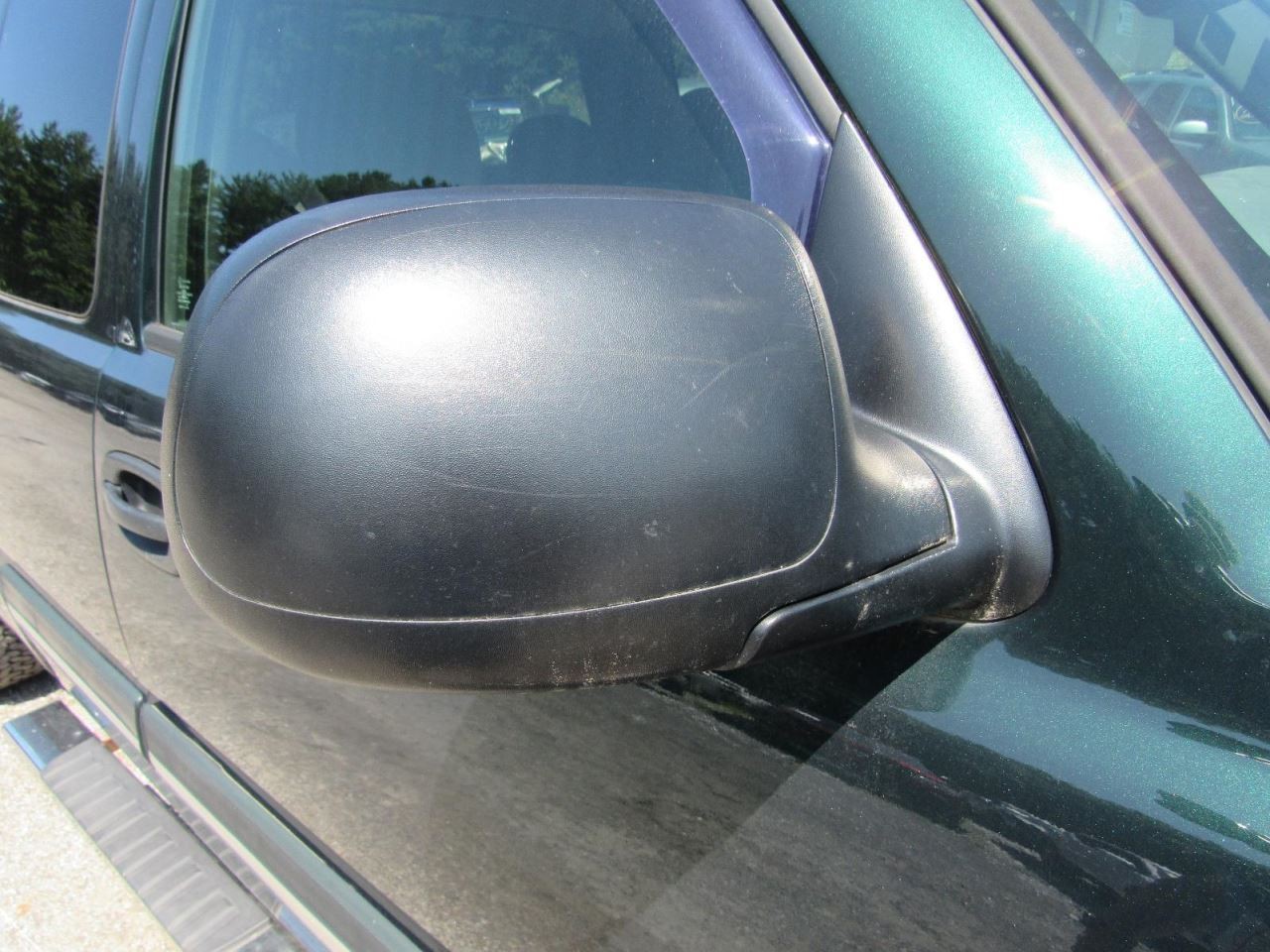 SILVRDO15 2005 Glove Box 1058406
