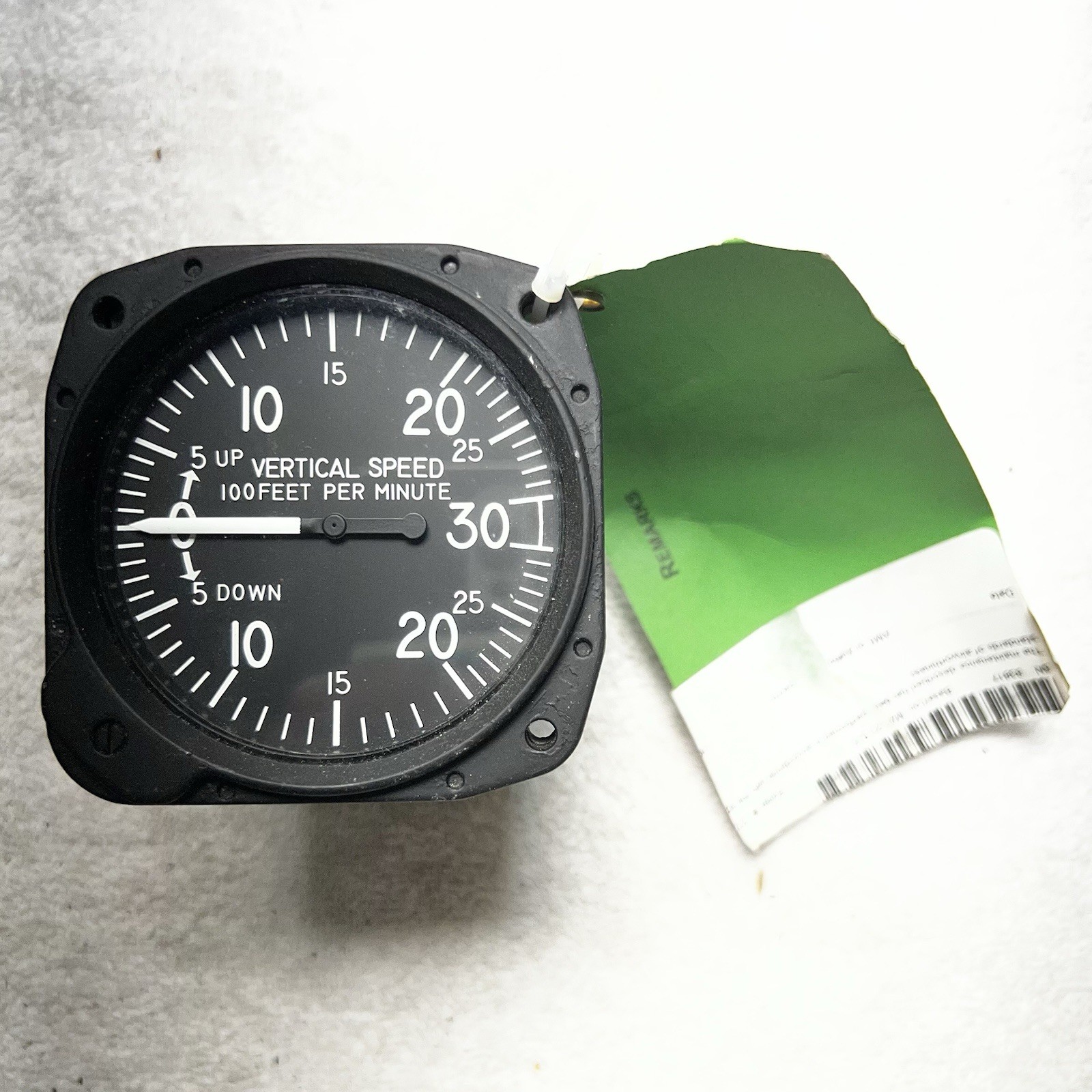 United Instruments Vertical Speed Indicator P/N 7030 - C27 Green Tag