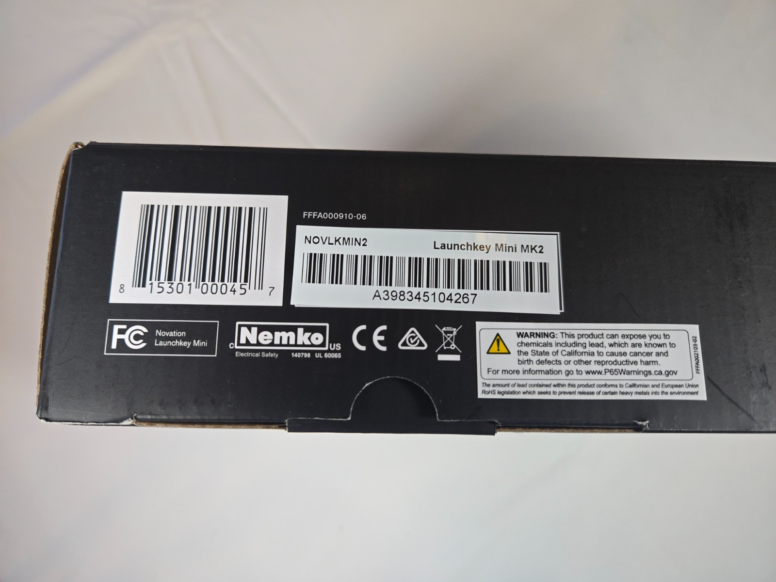 Novation Launchkey Mini MK2 MIDI Keyboard Controller w/ Box & USB Cable