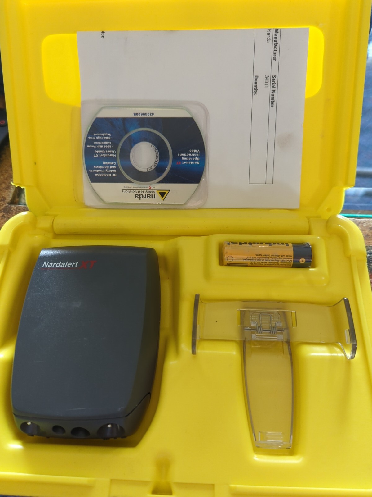 Nardalert XT Model A8862 - Personal RF Monitor - w/ Case, Manual and CD-ROM