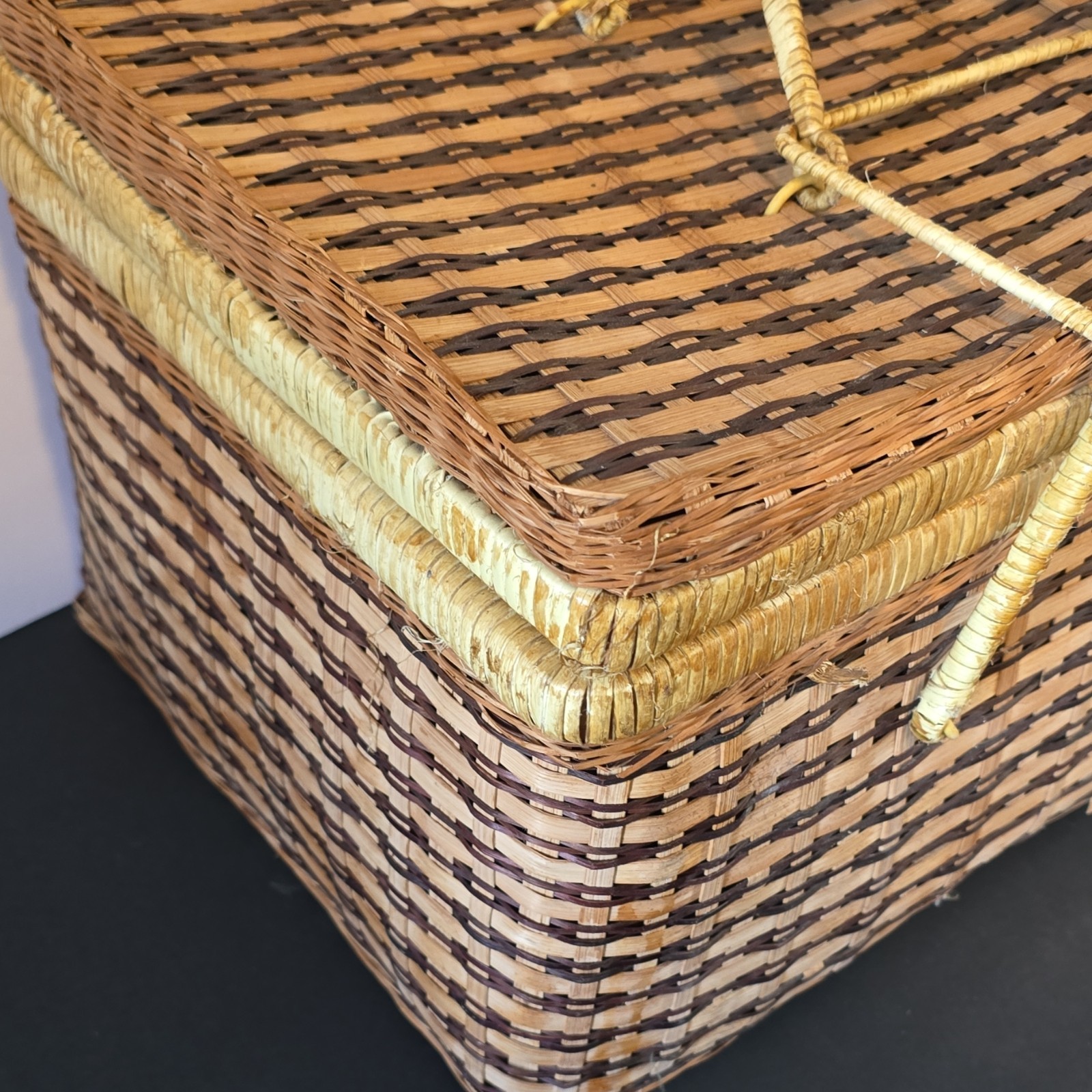 Rectangular Wicker Picnic Basket with Lid and Handles, Freestanding, Brown/Black