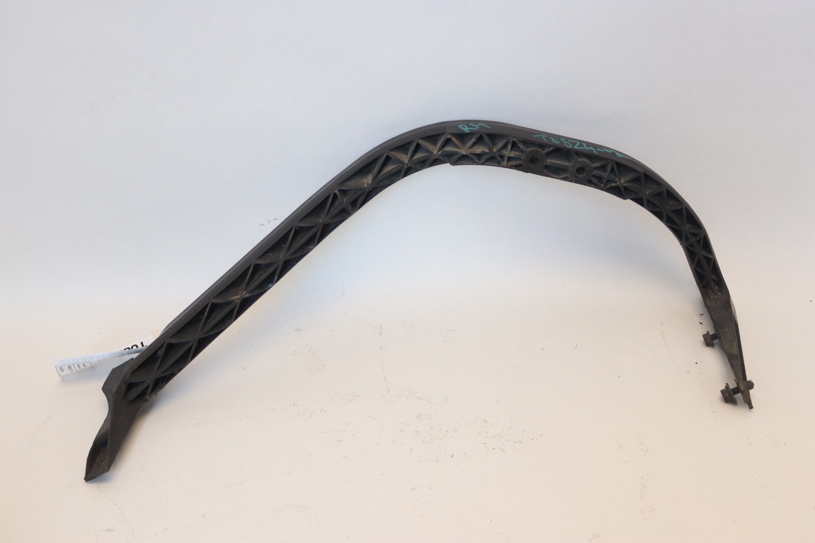 2003-2016 VOLVO VNL RIGHT SIDE WHEEL WELL SPLASH GUARD SUPPORT 20592845 OEM