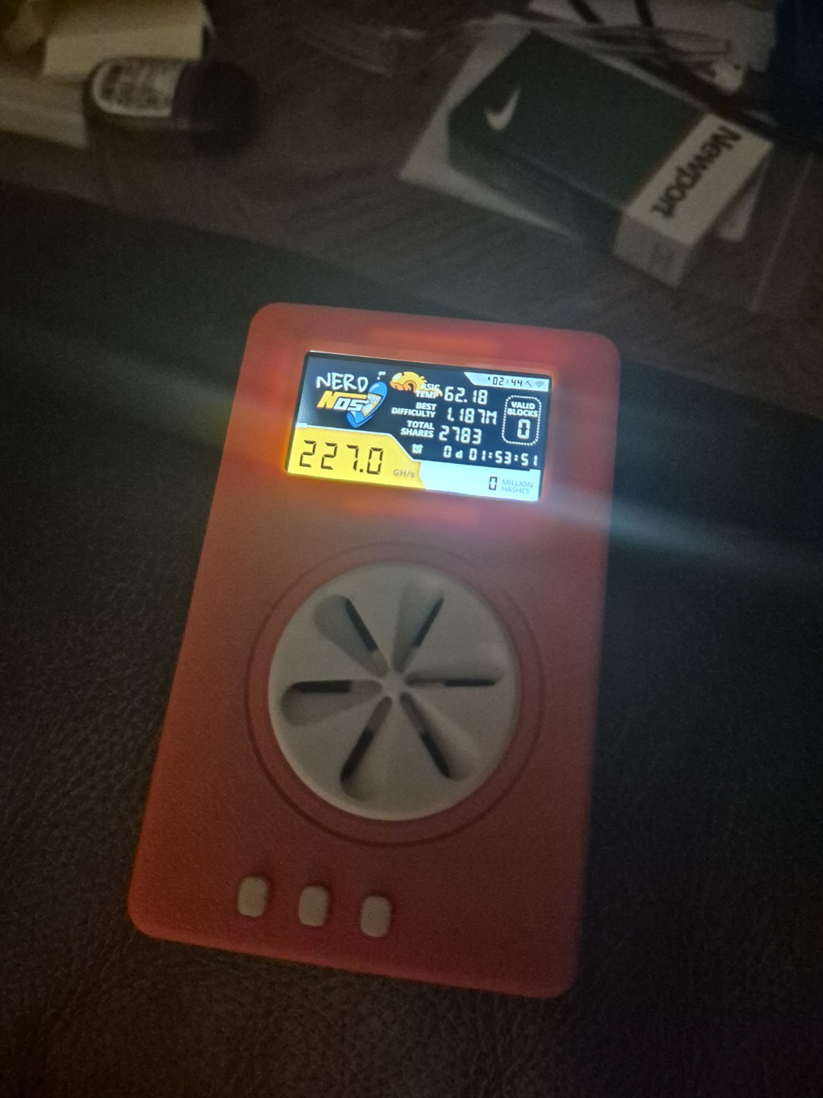 Solo mining NerdMiner Nerdnos one  200GH/s Bitcoin Solo Lottery Miner