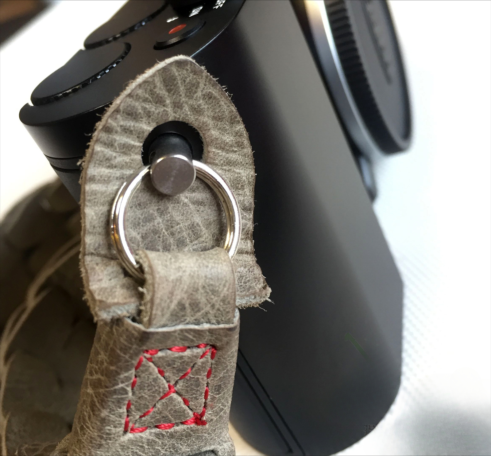 2pcs Strap Lug Adapter Buckle Wrist Strap Loop fr Leica T Camera Type 701 TL TL2
