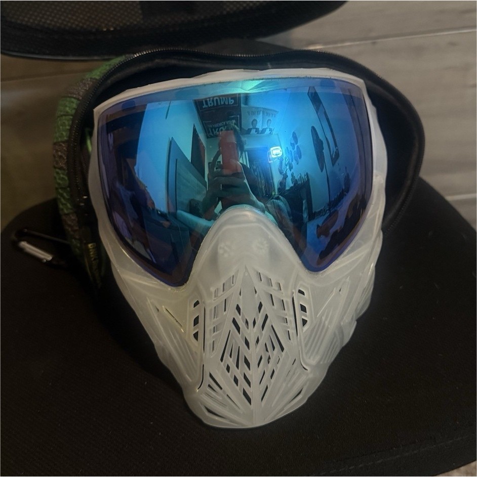 Virtue Bunker King CMD clear mask comes with case