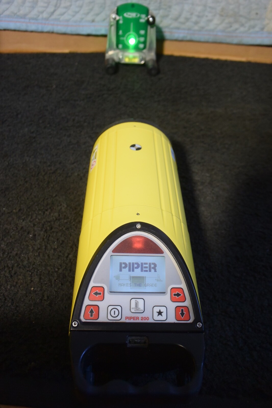 Leica Model Piper 200G Green Beam Straight Pipe Laser with 4 Sets of Legs CLEAN!