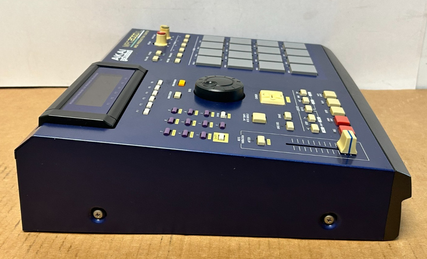 Akai MPC2000XL Sampler/Sequencer MIDI Production Center - Blue Edition!