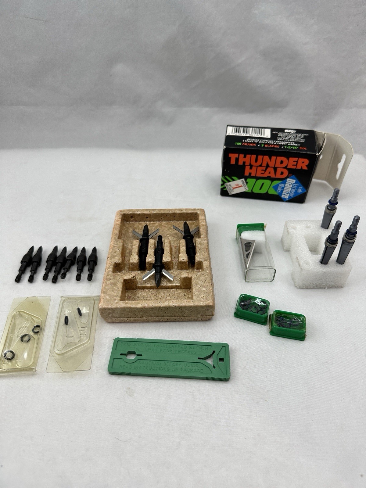 Various Archery Broadheads Assorted Lot Bow Arrow Accessories - Thunderhead 100