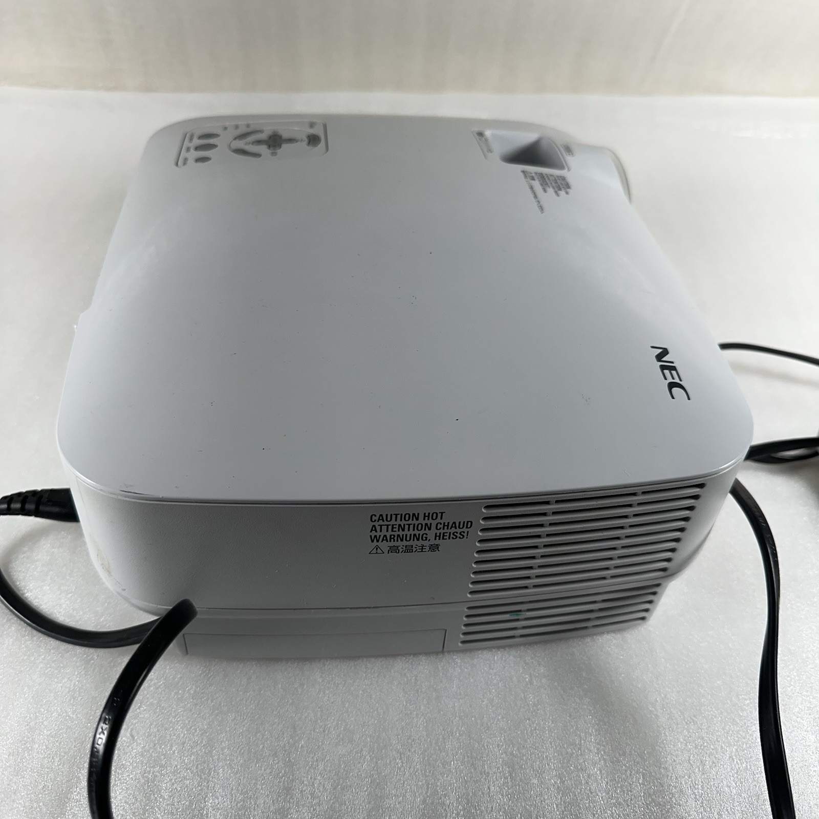 NEC VT470 LCD Projector W/ Remote Tested