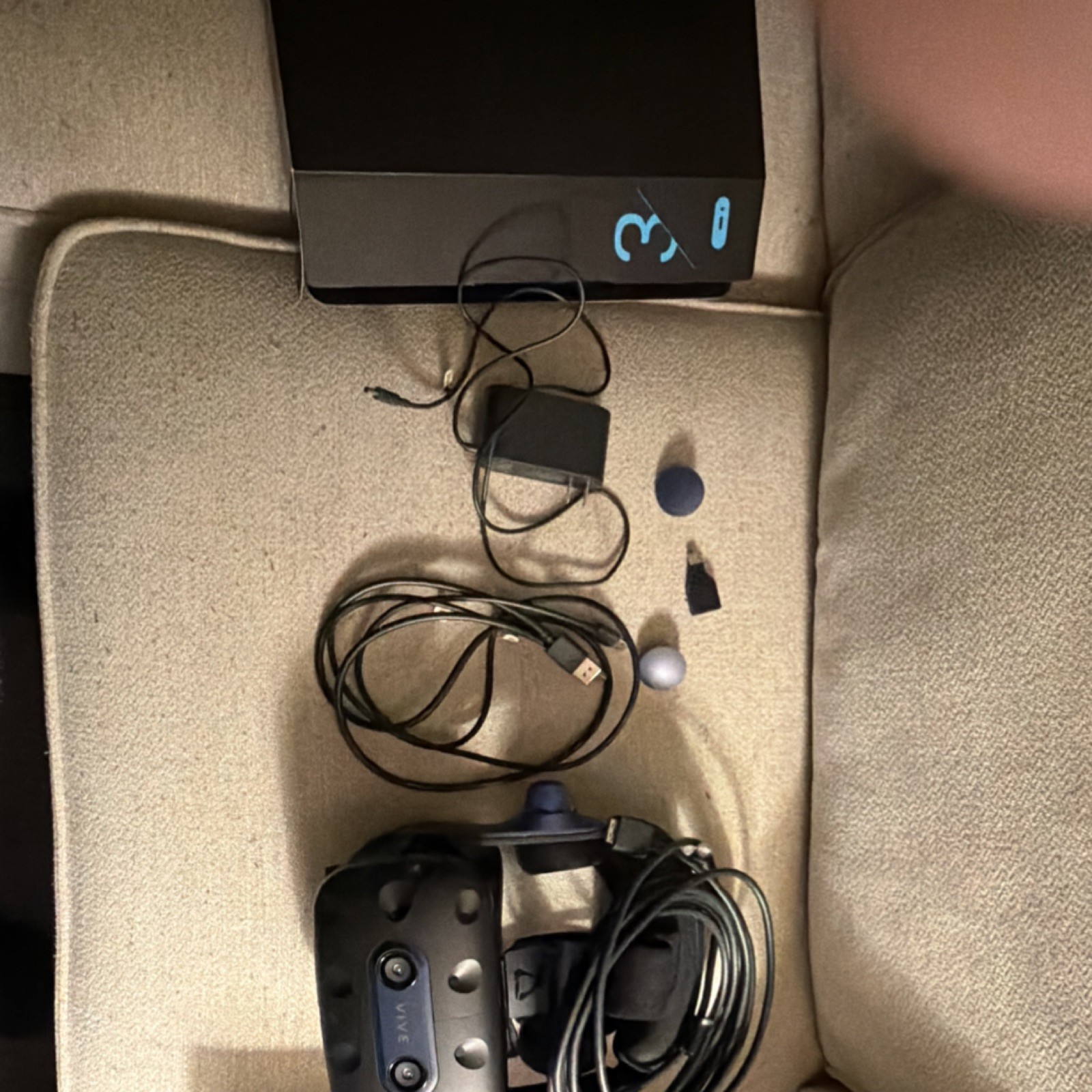htc vive pro 2 pc vr headset with accessories and original box