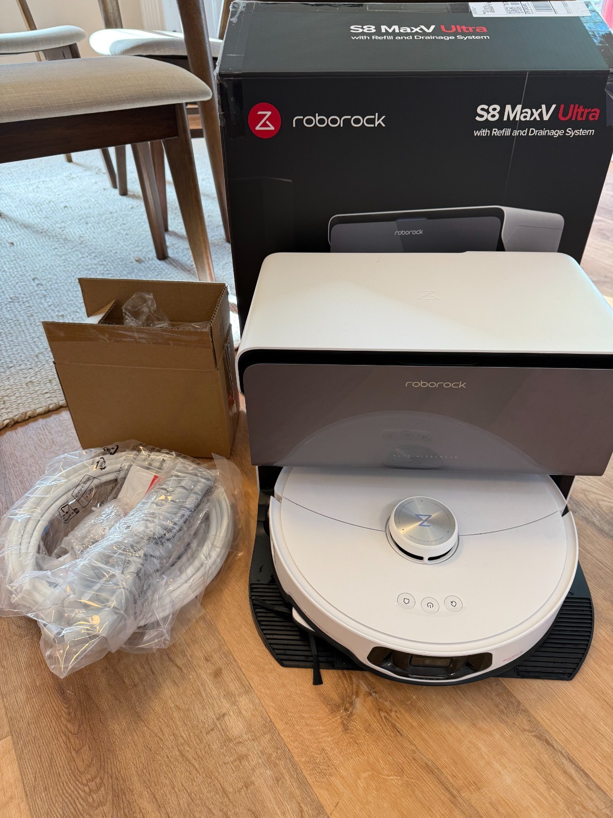 Roborock S8 MaxV Ultra Robotic Vacuum Cleaner Auto Refill & Drain System - Used