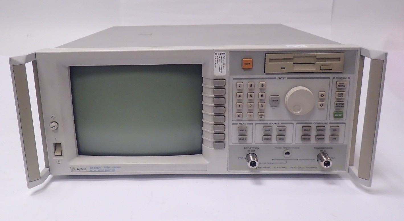 HP / KEYSIGHT / AGILENT 8712ET RF NETWORK ANALYZER 300kHz - 1.3GHz (70 Ohm)