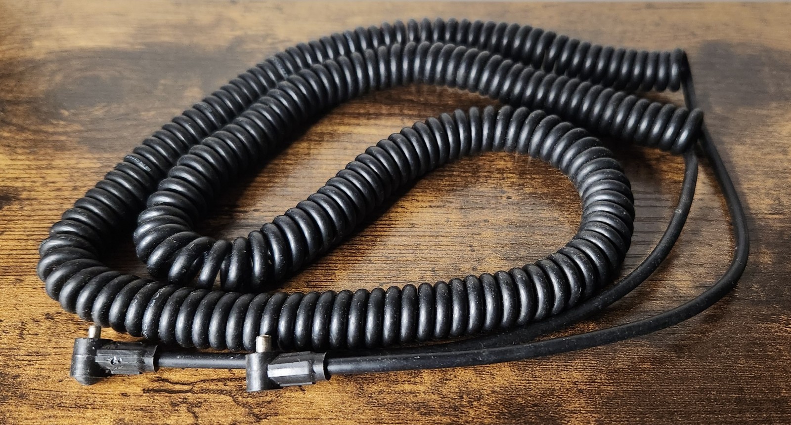 10 FOOT COILED CAMERA FLASH EXTENSION CORD