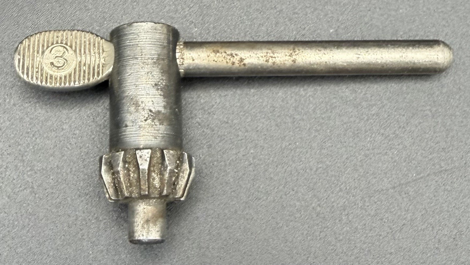 5 Jacobs chucks keys.