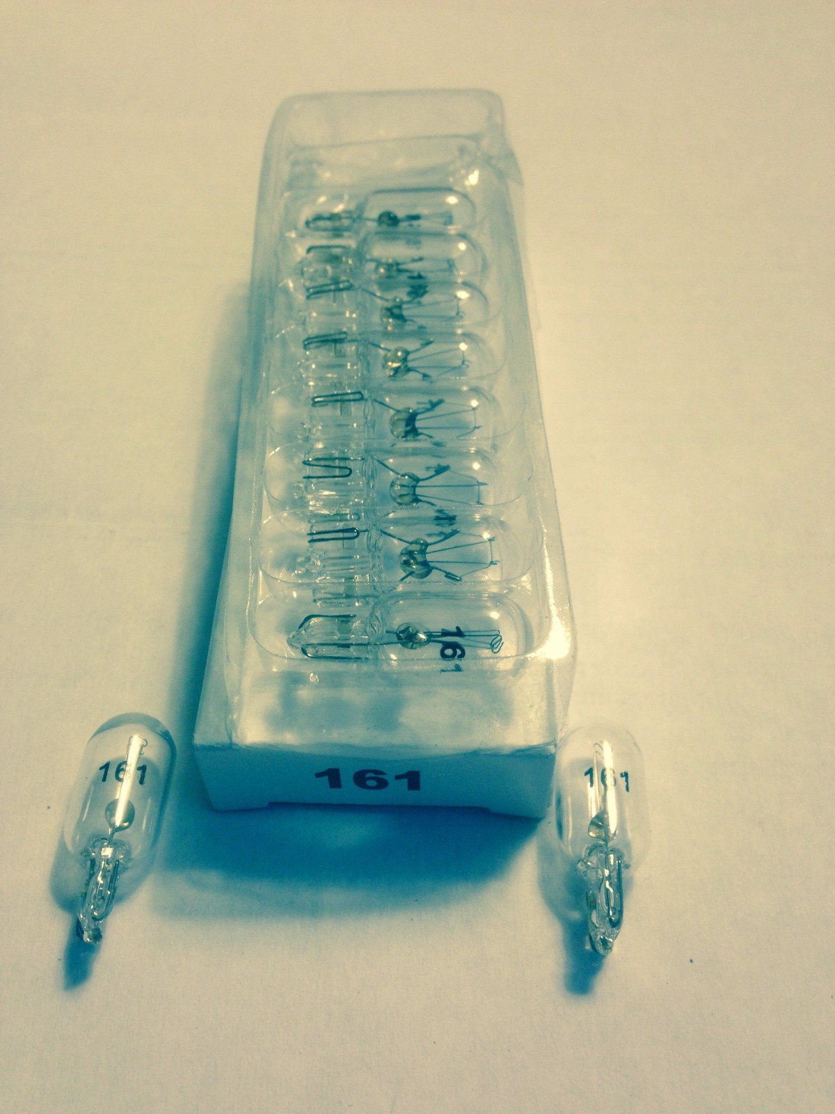 LIONEL 161 bulb  14  VOLT WEDGE BASE BULB,  (10) Professionally packaged in tray