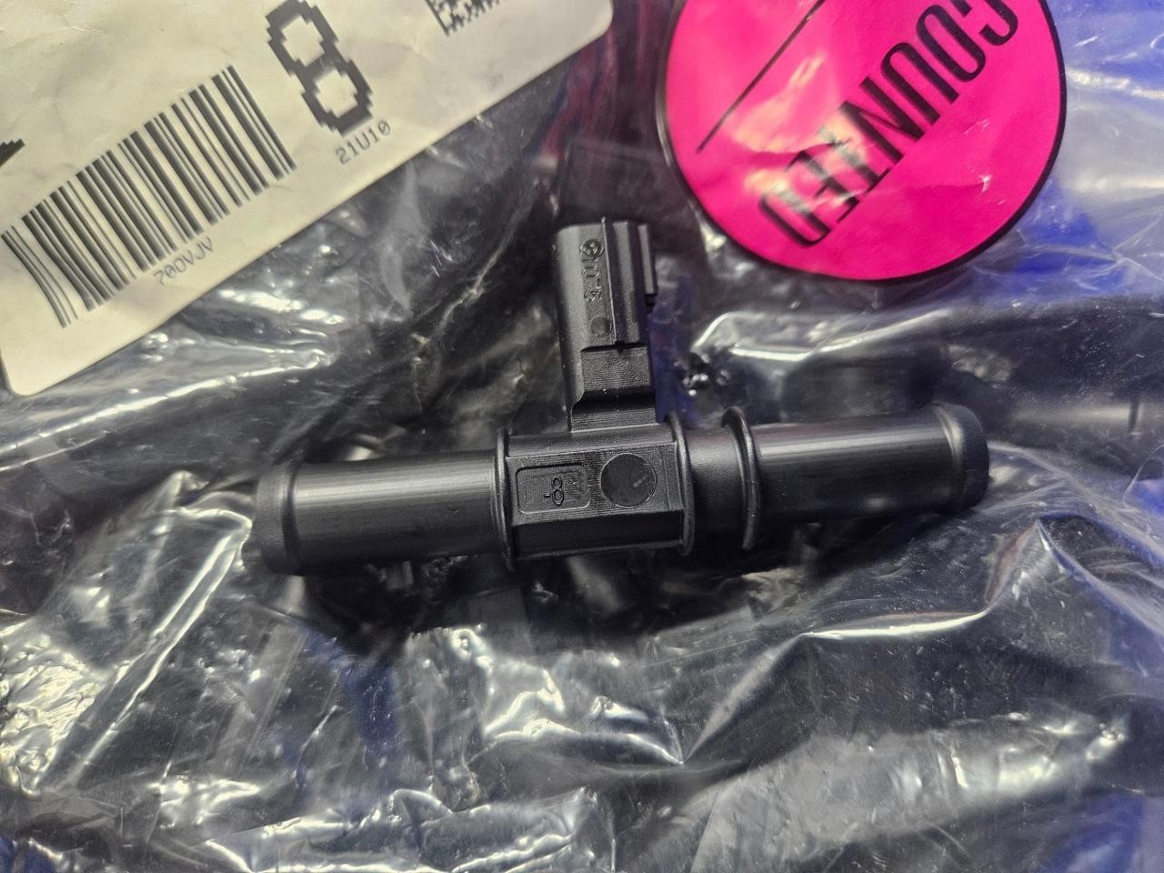 New Amphenol GE-2102 Inline Flow Coolant Temperature Sensor 1/2" (-8)