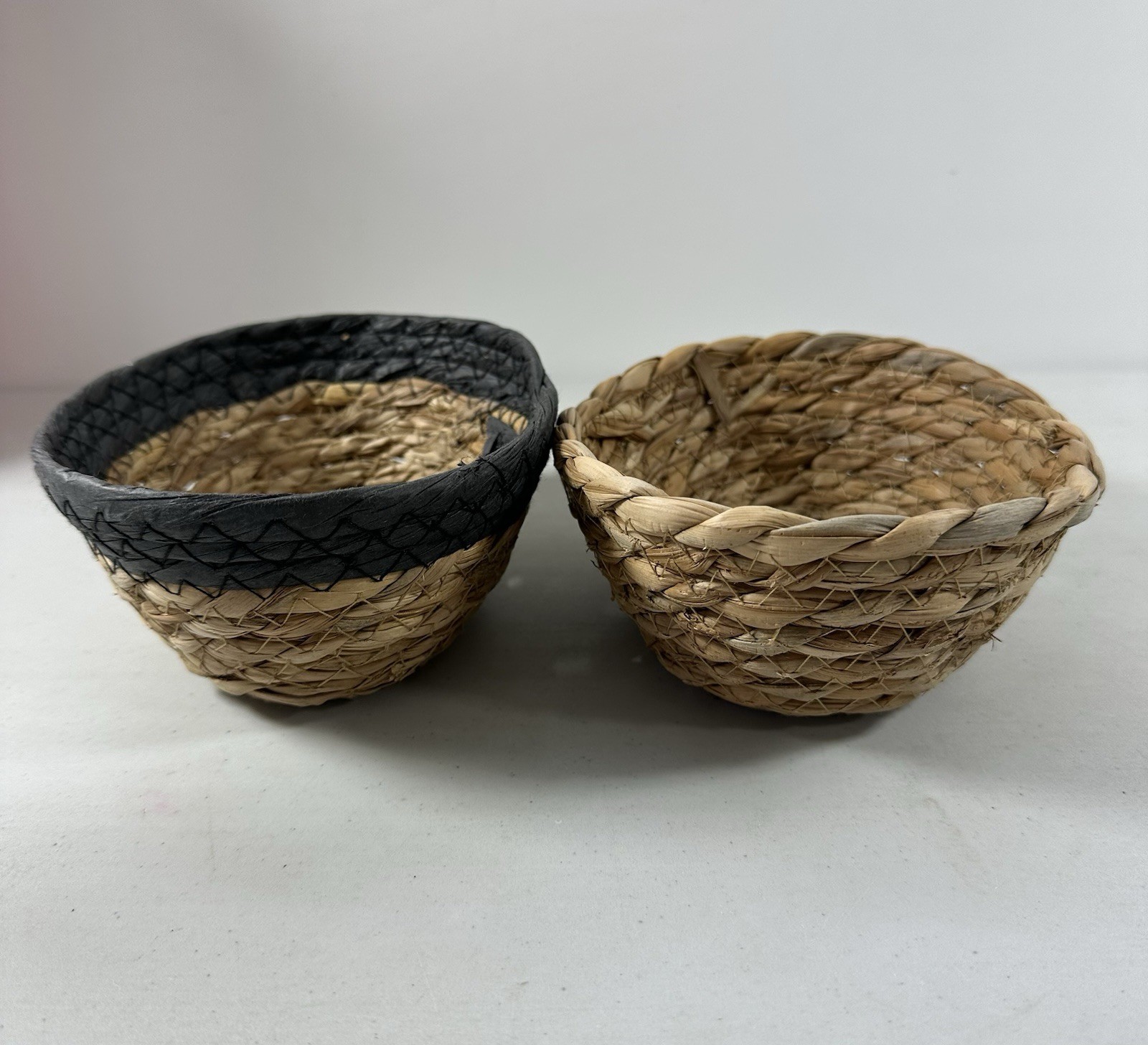 Small Oval Keys Basket for Entryway 2pc Baskets Organizing Tabletop Decoration