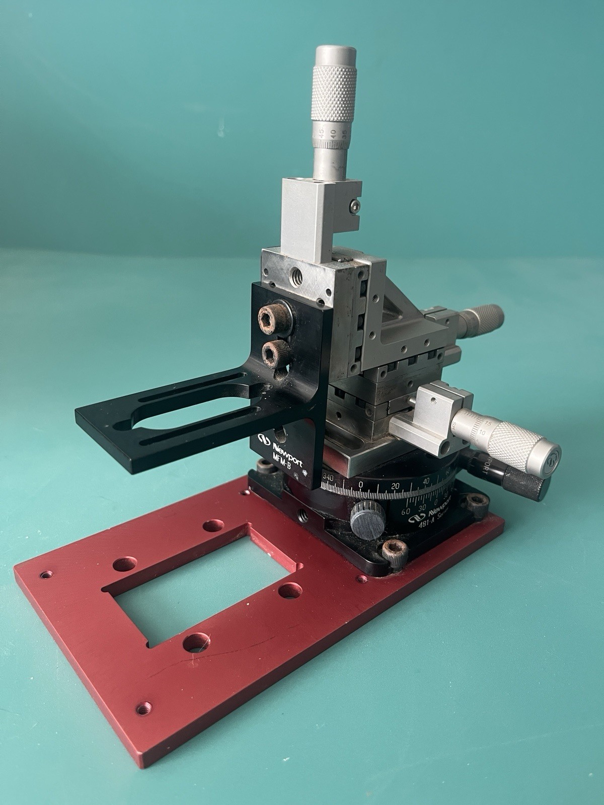 Newport 461, 481 – A Series, XYZ Linear Positioning Stage, MFM-B