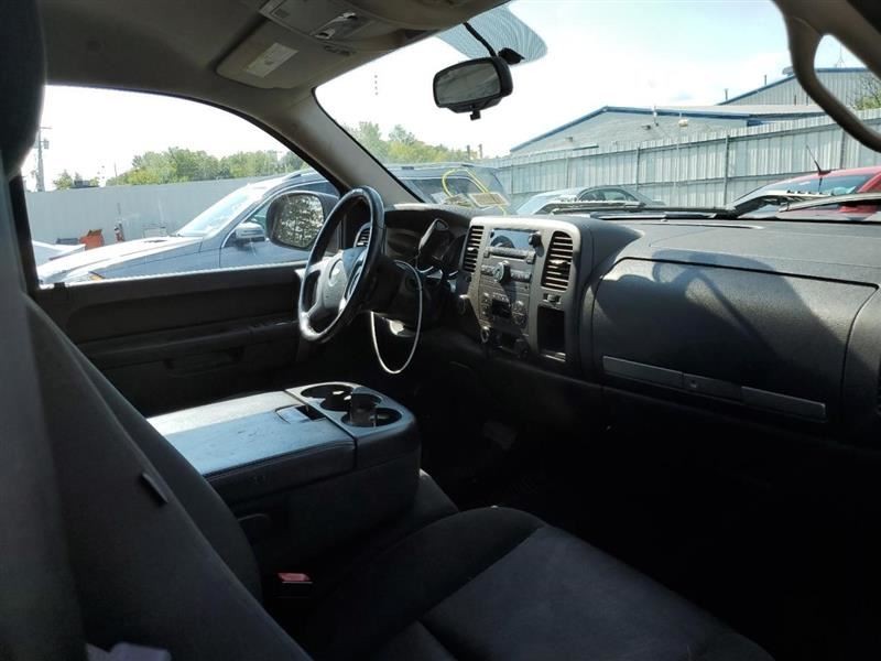 SILVRDO15 2012 Glove Box 369708