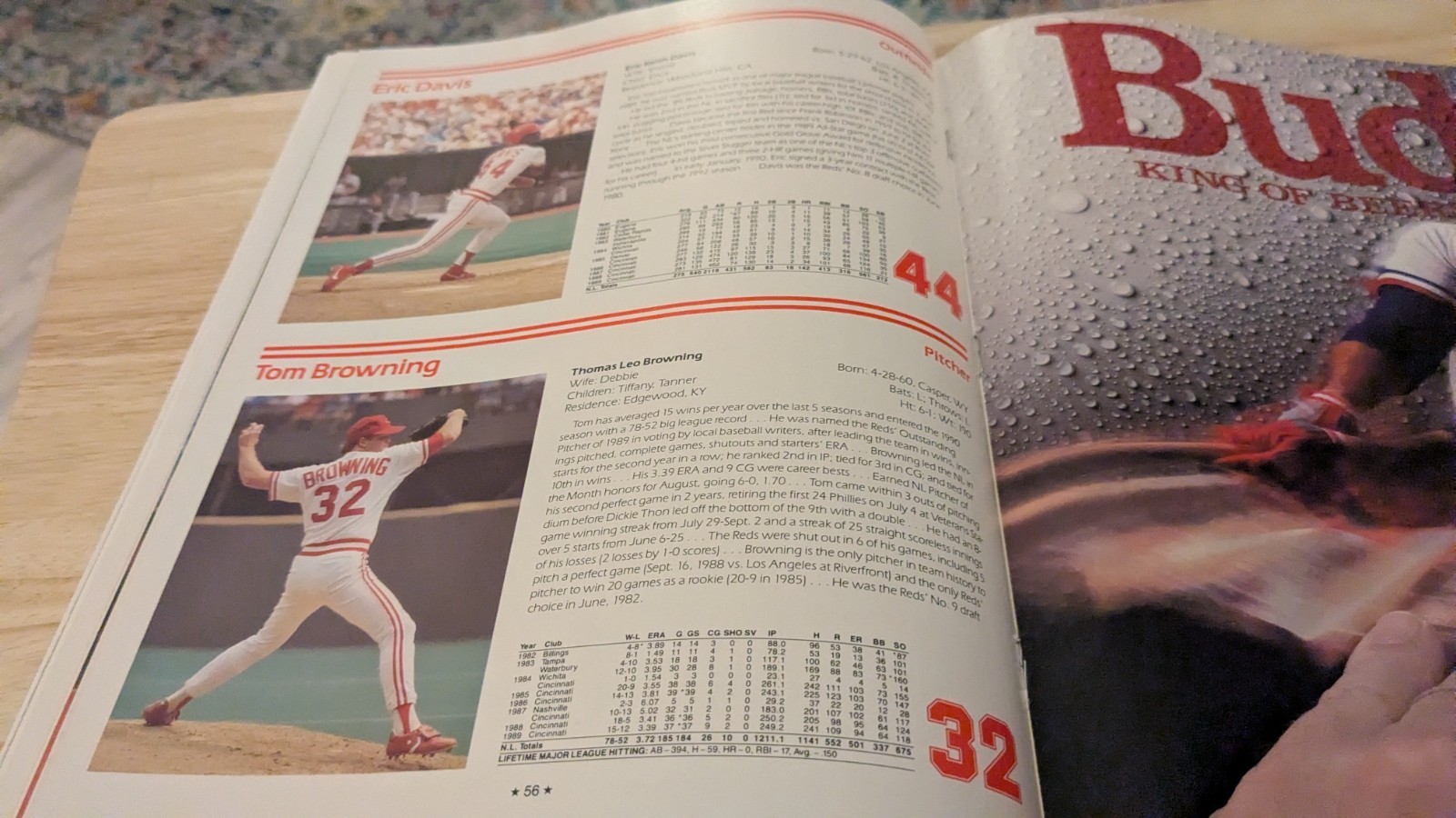 1990 Cincinnati Reds Baseball Yearbook/Program Barry Larkin