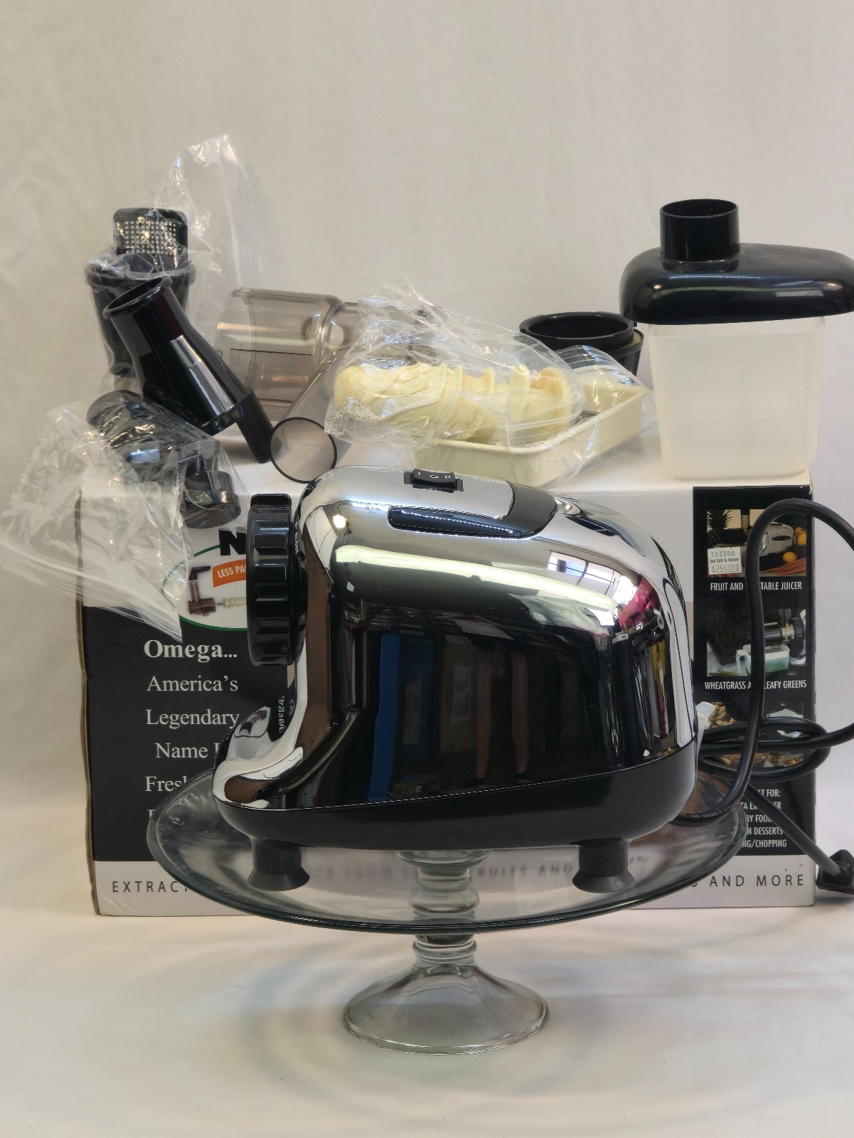 Omega Juicers 8005 Nutrition Center