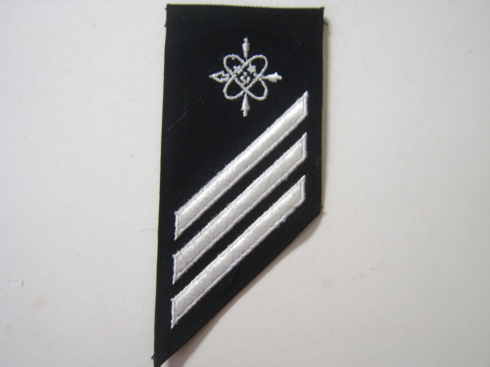 USN DATA SYSTEMS TECHNICIAN INSIGNIA E-3 FOR BLUE UNIFORM NOS :KY21-1