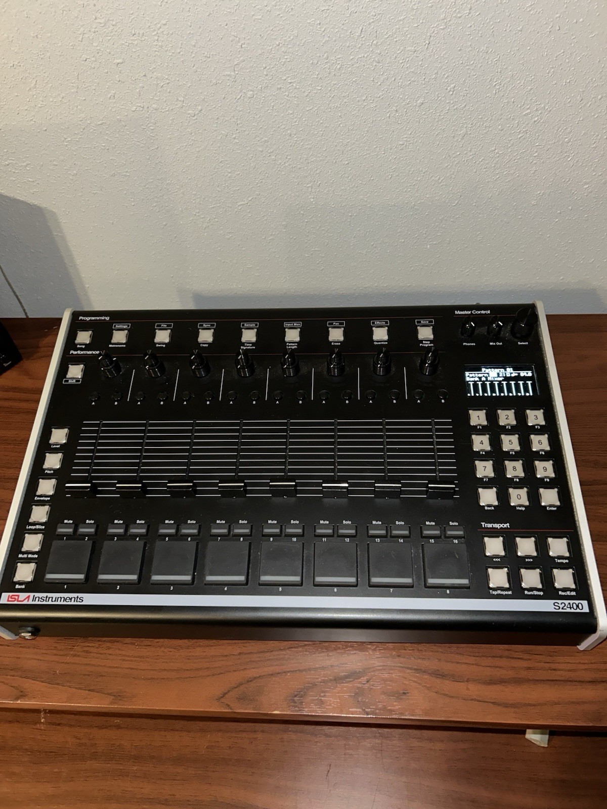 Isla Instruments S2400 Sampler (SP1200 Style Drum Machine) With SD Card And Case