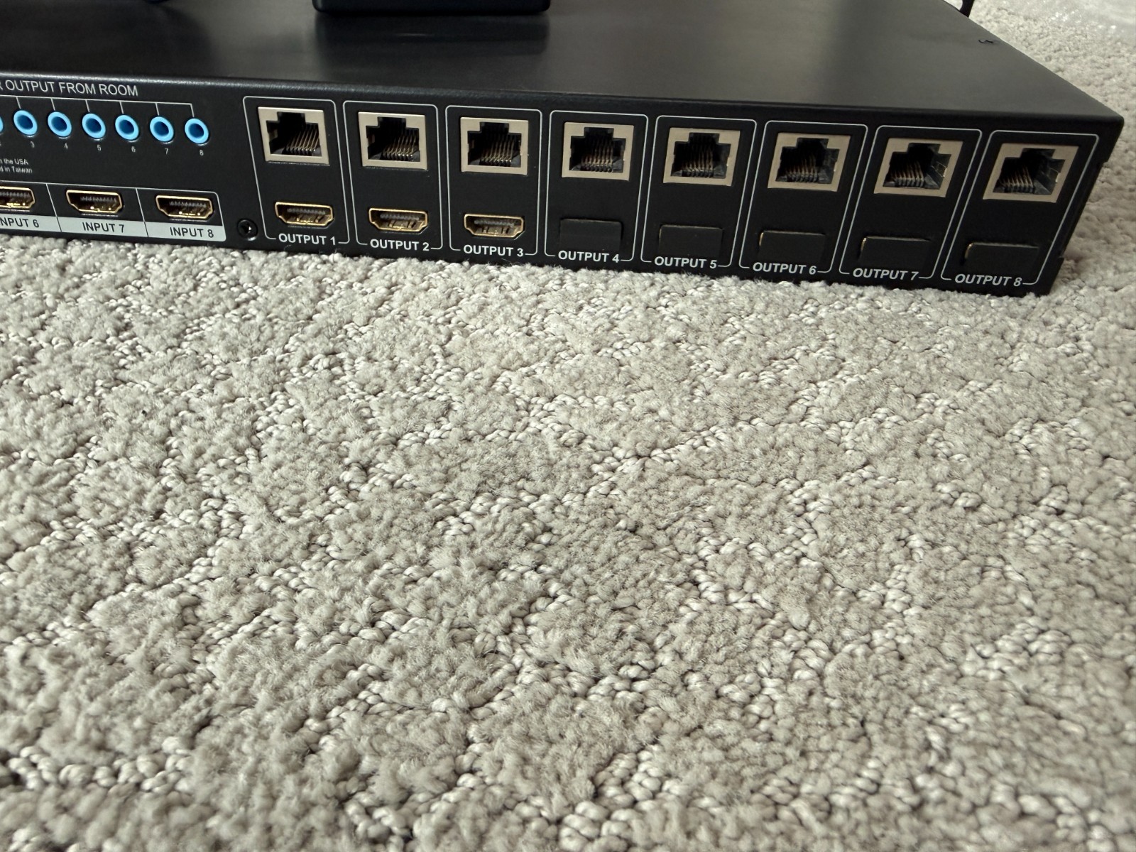 Binary B-300-HDMATRIX-8X8 HDMI Matrix Switch AND 4 receivers for Control4 - Used