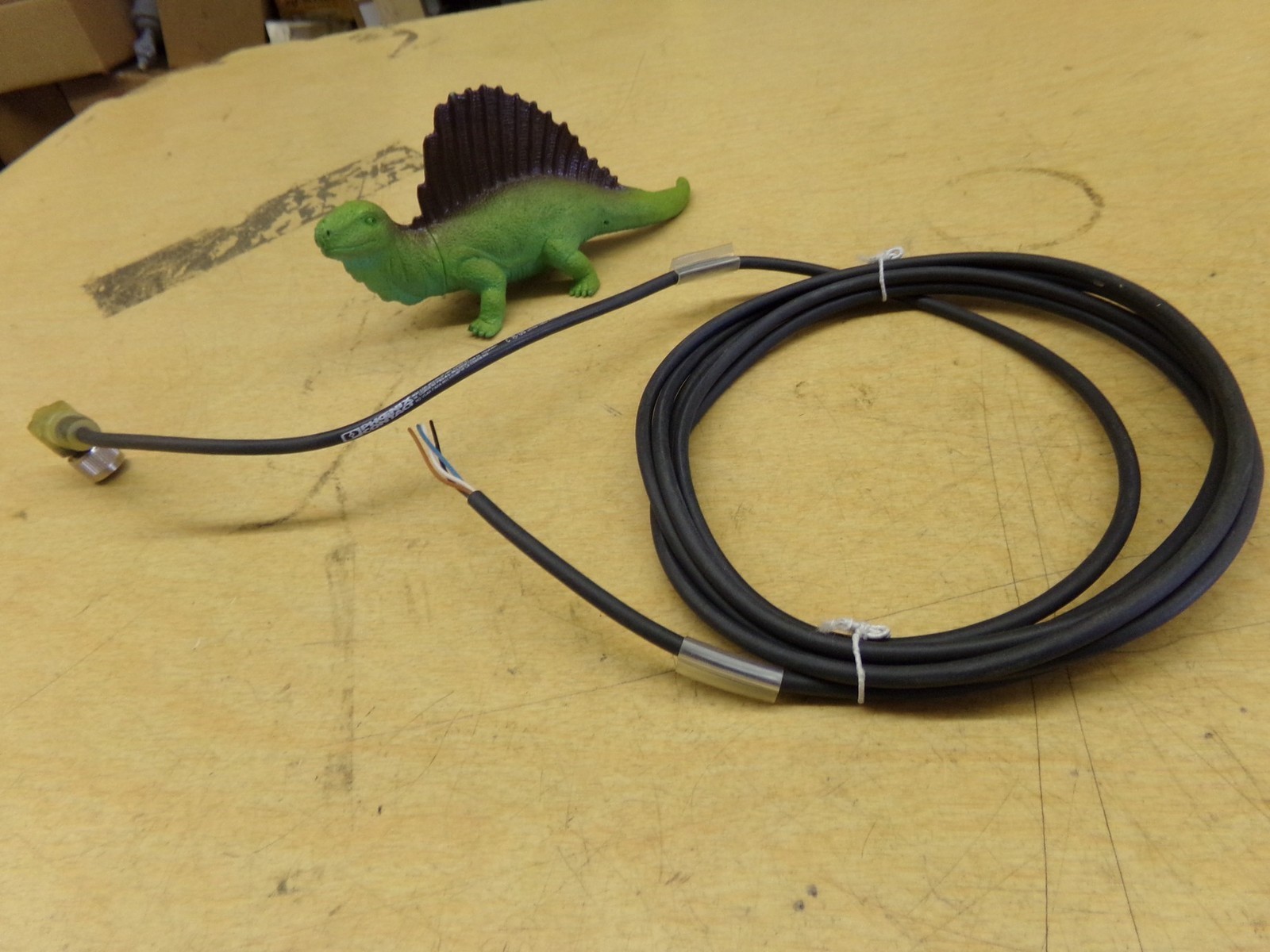 NEW Phoenix Contact Cable 41VB E221474  24VDC 4 Amp