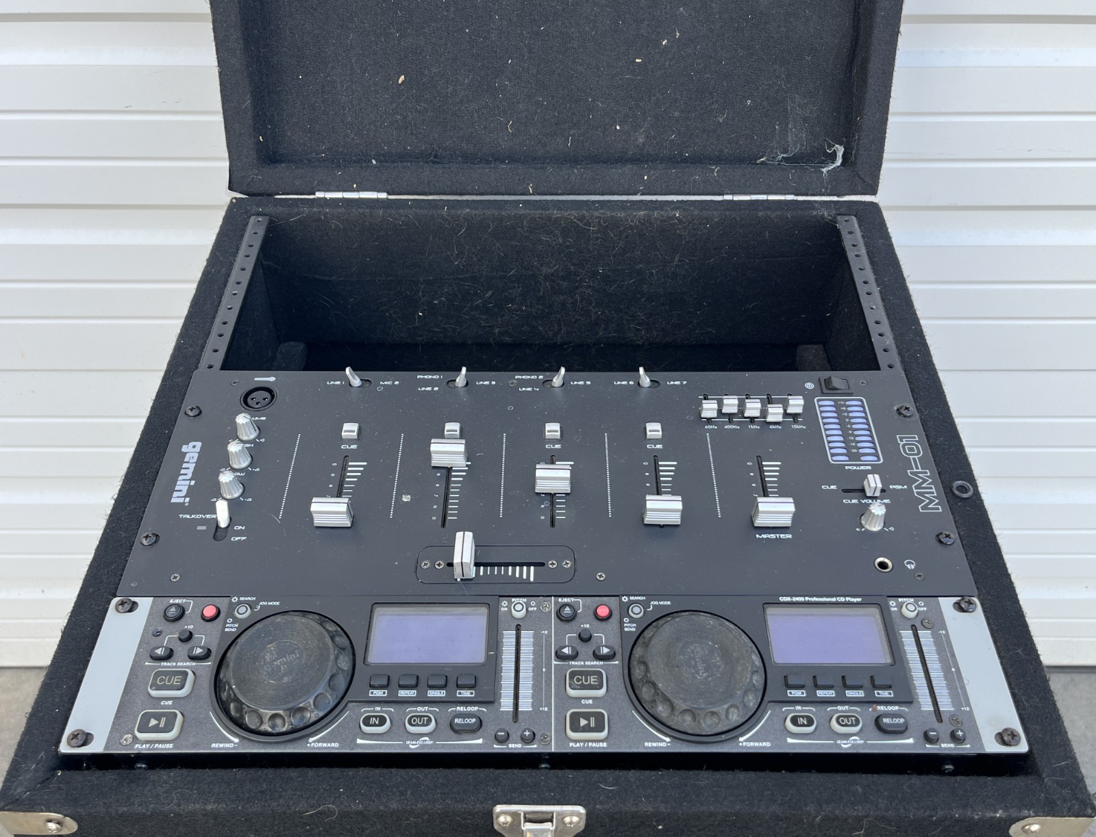 Gemini MM-01 DJ Console w/ CDX-2400 CD Player, & Tech Pro LB-1000 Power Tested