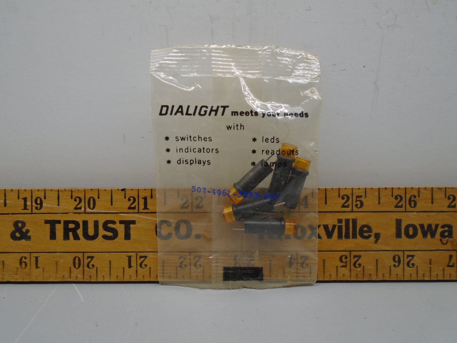 New old Stock 5 Piece bag   507-4961-3333-500 DIALIGHT  N436
