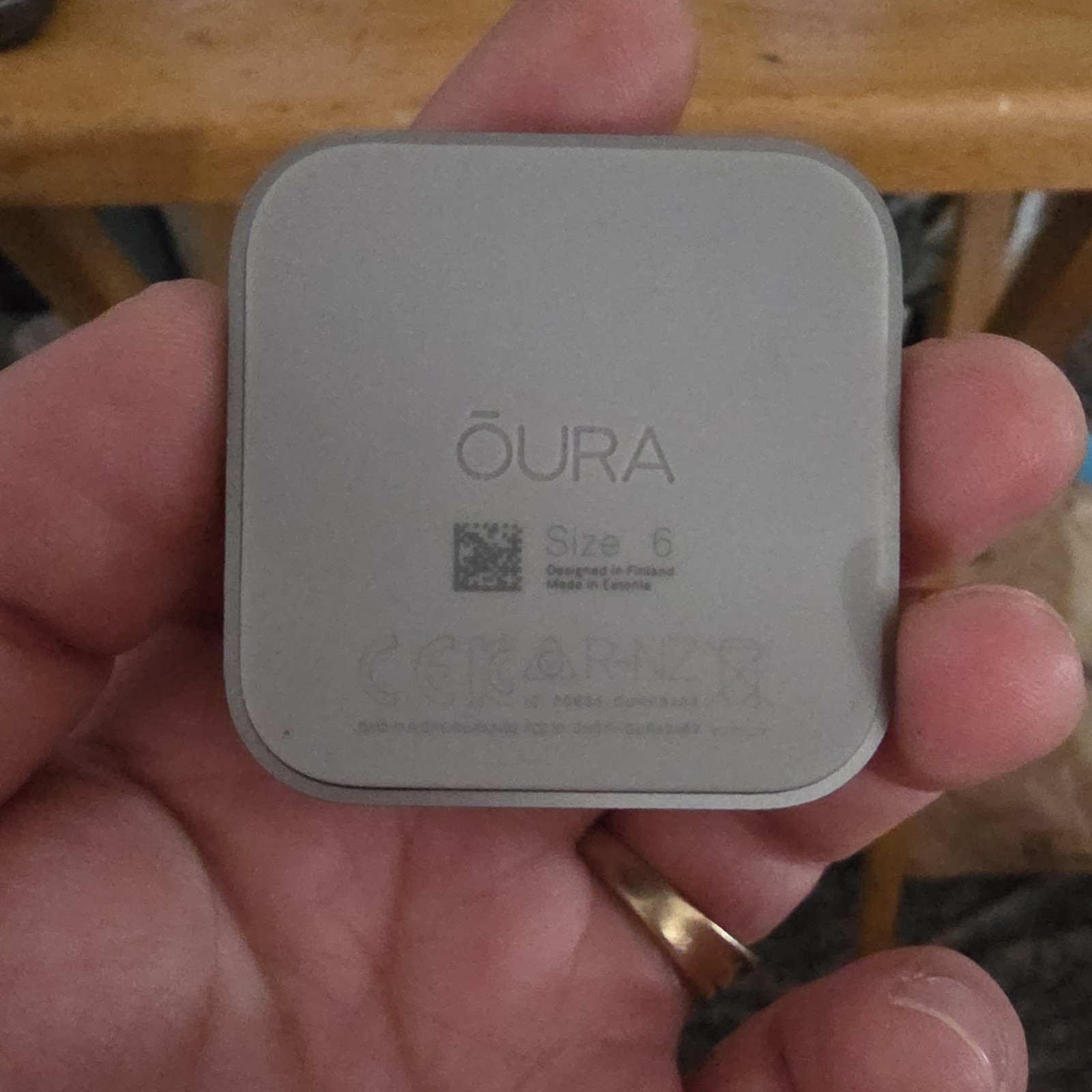 Oura Ring Charging Dock Size 6 USB-C Magnetic Charging LED Indicator Gray