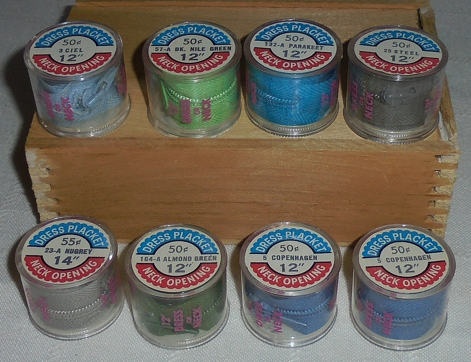 Vintage Lot of 8 Plastic Zipper Holders Cases Coats & Clarks Zippers 7 12" 1 14"