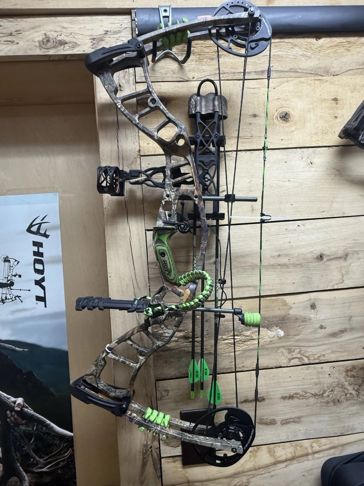 Hoyt Powermax Compound Bow 60-70lb 25.5-30in Draw Camo