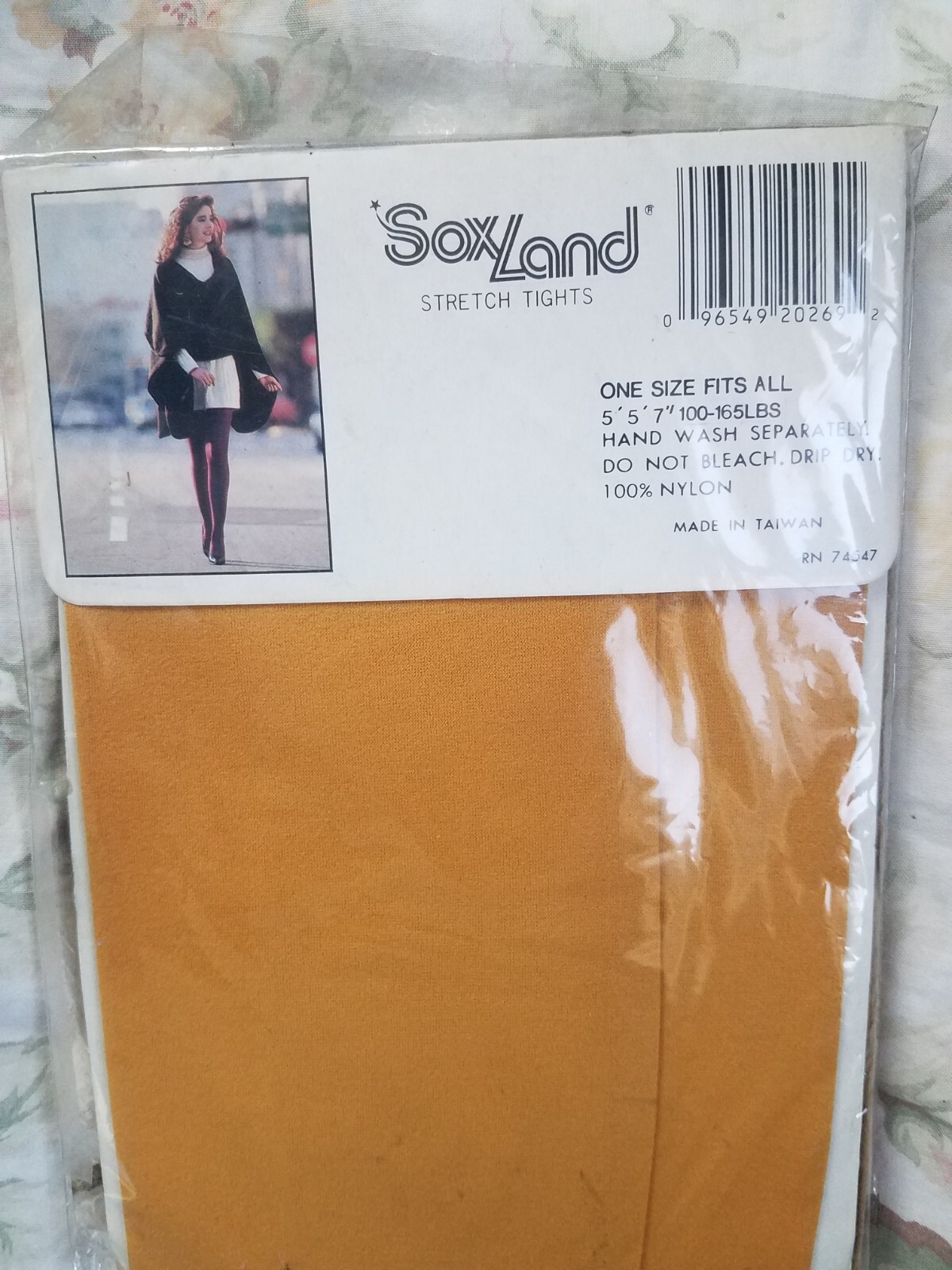 NEW SoxLand mustard stretched tights,Pantyhose, ONE SIZE 100-165 LBS,5'-5' 7 "