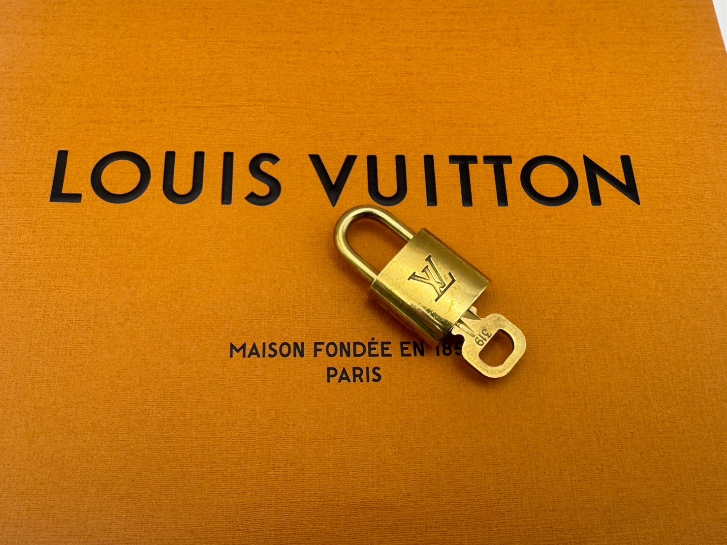 Louis Vuitton Padlock 1Set Brass Gold Accessories Number 319