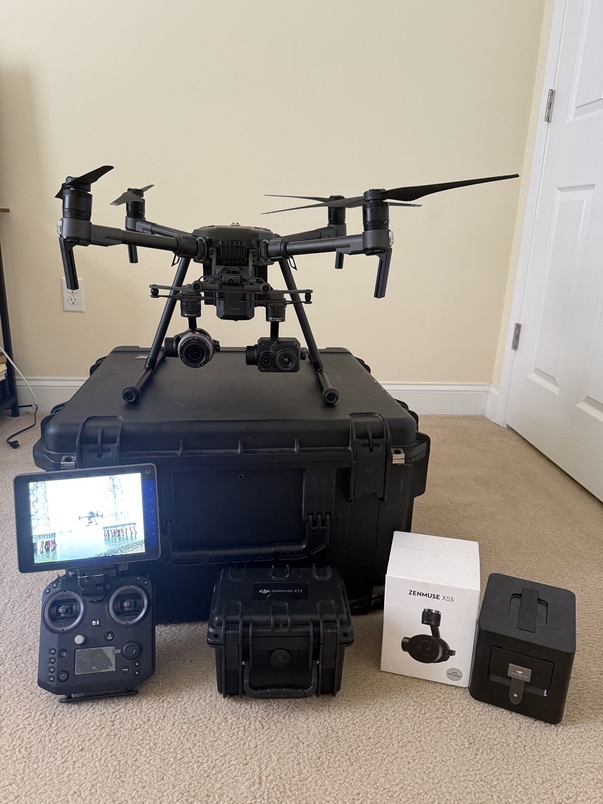 DJI M210 V2  Bundle. Zenmuse XT-2 Thermal - Zenmuse X5S - Light Use,   20 Hours.