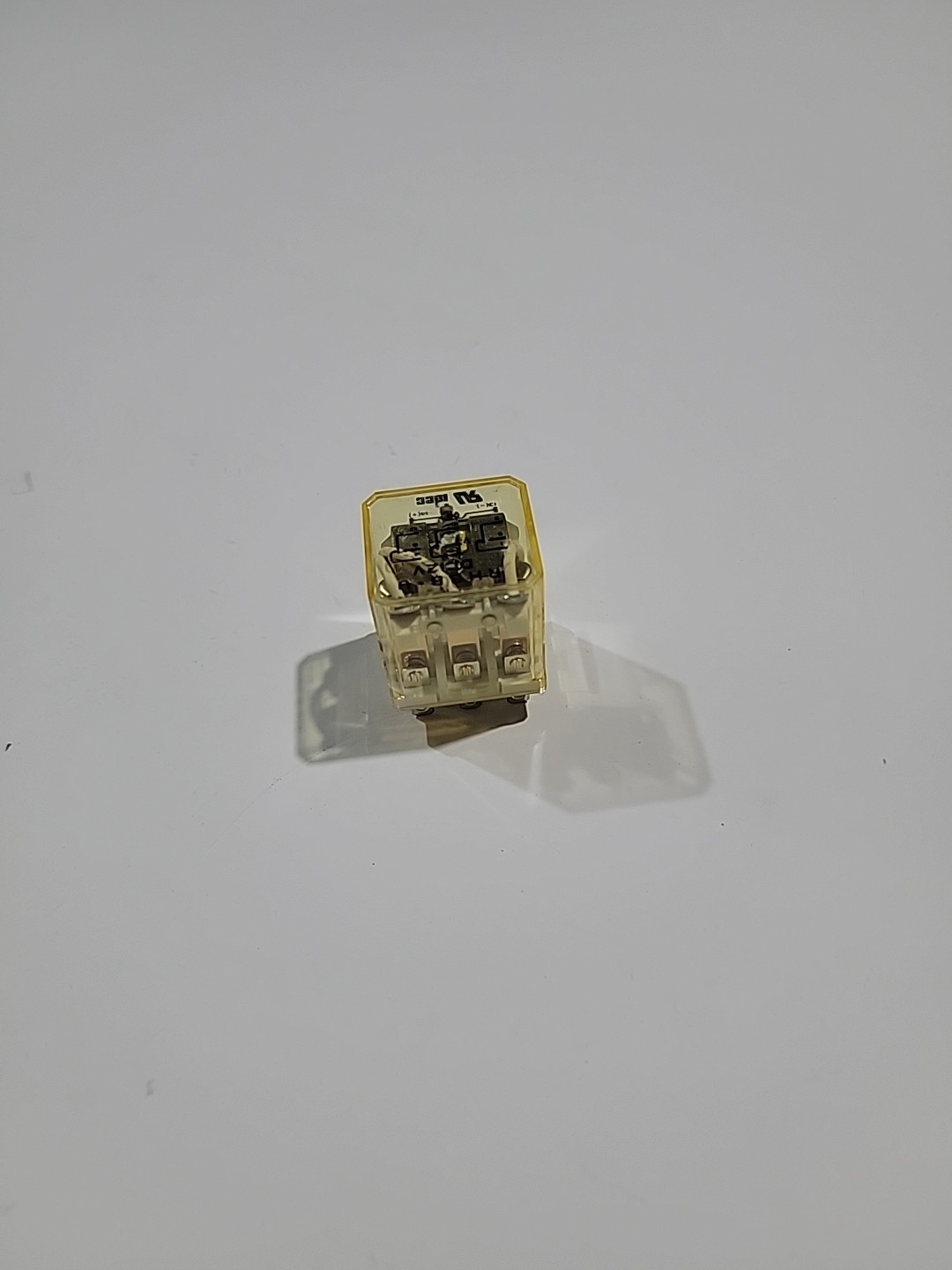 IDEC RH3B-UDC12V / RH3BUDC12V (BRAND NEW)