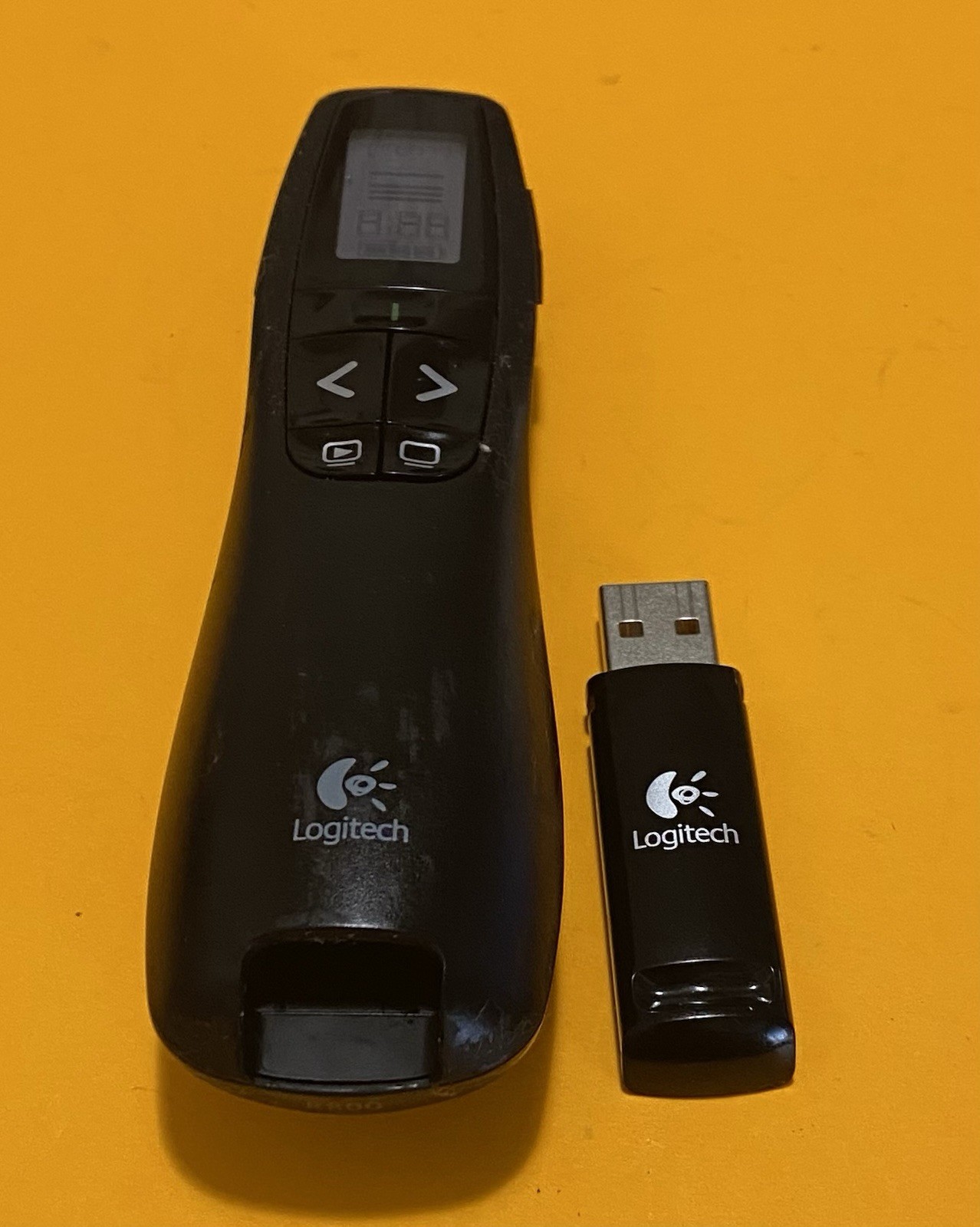 Logitech R800 Professional Presenter Green Laser Pointer Case USB Dongle