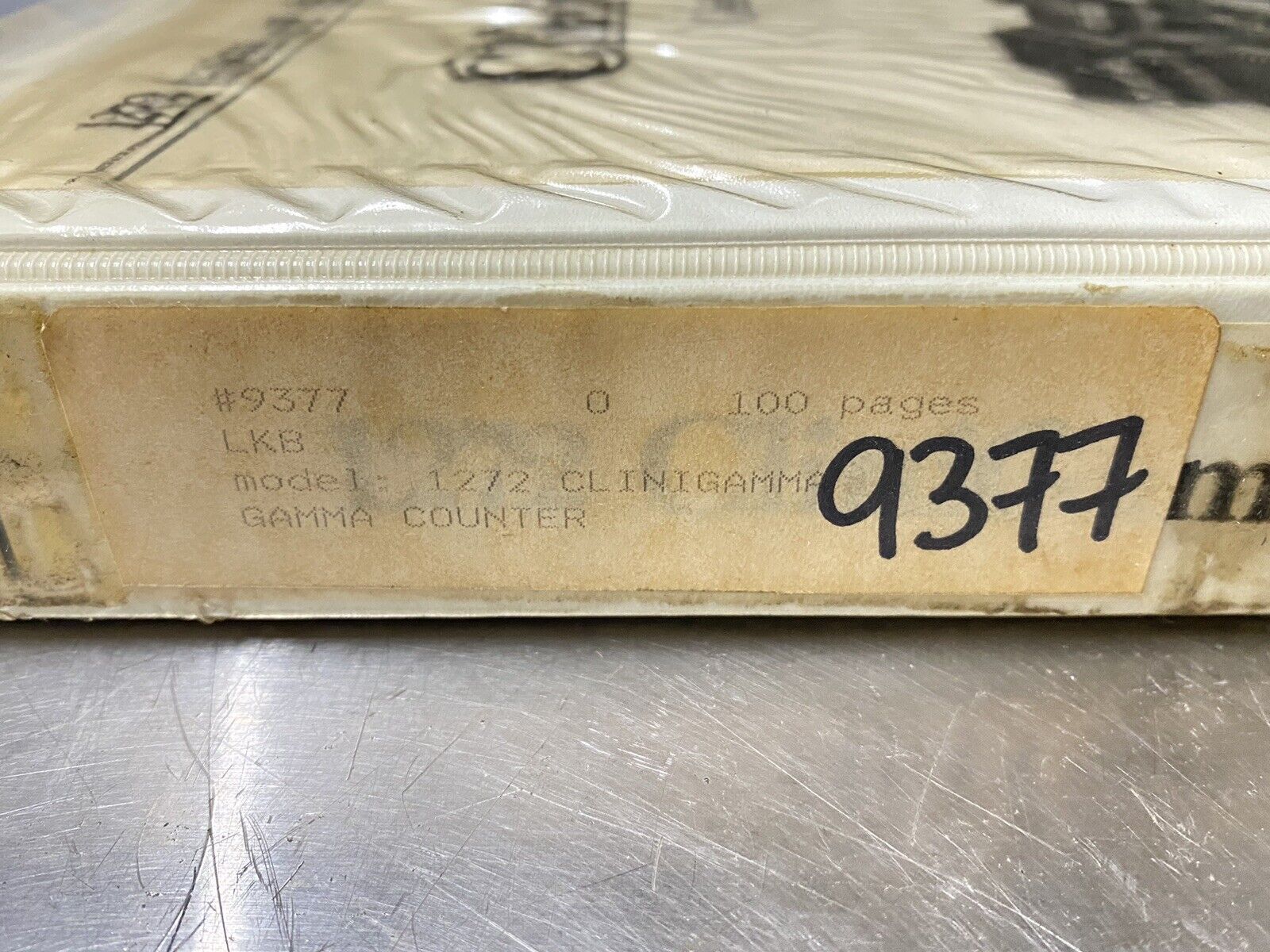 LKB Wallac 1272 Clini gamma Counter - Users Guide / Instructions Manual