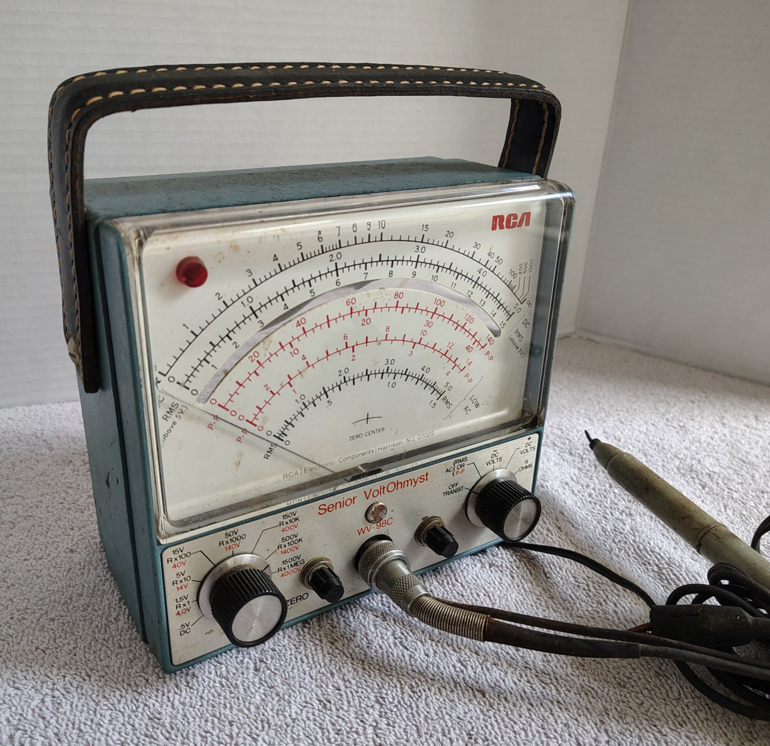 Vintage RCA Senior VoltOhmyst WV-98C VTVM Vacuum Tube Voltmeter POWERS ON