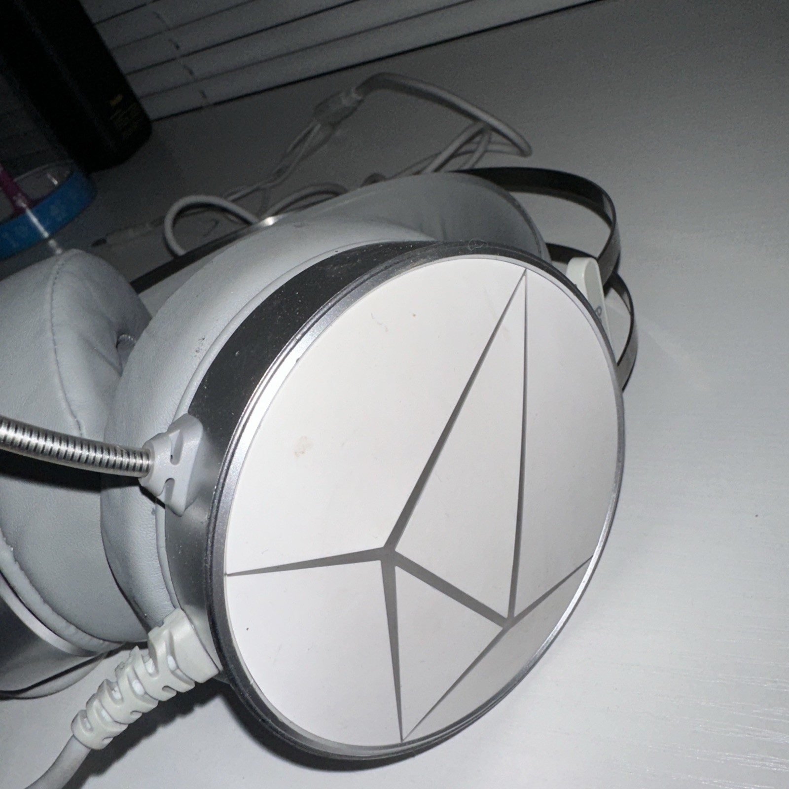 #Z10- PeohZarr Diamond Series White Gaming Headset Untested