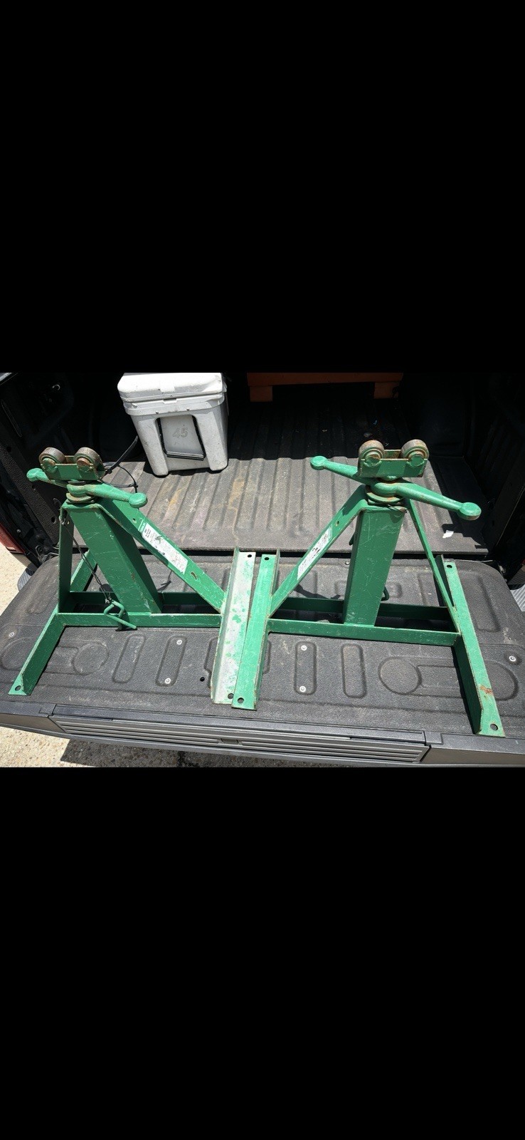 Greenlee 683 Screw-Type Reel Stand, Adjustable, 22"-54" 687 Sold In Pair