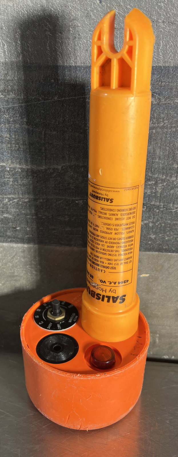 SALISBURY Model WHSCO 4244 Audio Visual AC VOLTAGE DETECTOR. Our #10