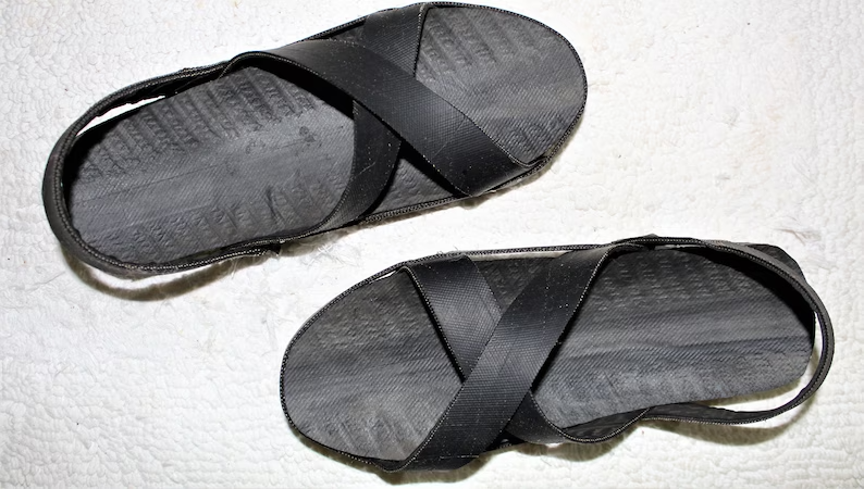 Maasai Handmade Men's Recycled Tire/Tyre Akala Sandals