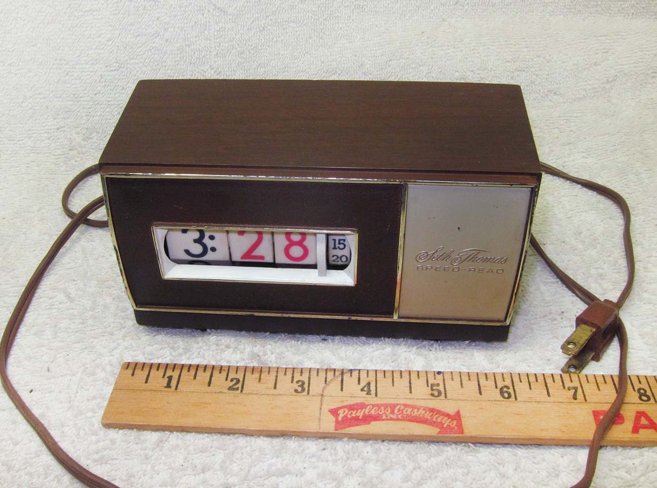 KITCHY Vintage 1960's Seth Thomas SPEED-READ Model E039 Digital Clock. Works!